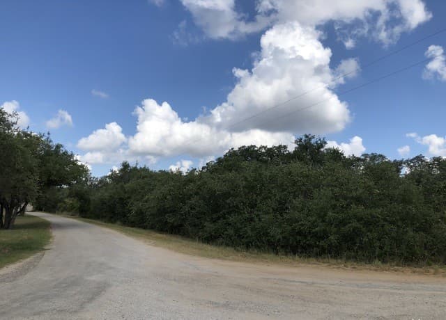 rental at LOT 6 & 7 Oak Ln in Poteet, TX — photo 1