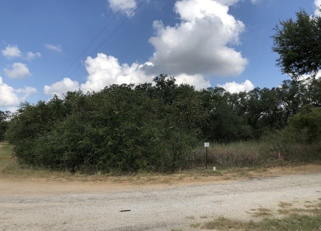 rental at LOT 6 & 7 Oak Ln in Poteet, TX — photo 5
