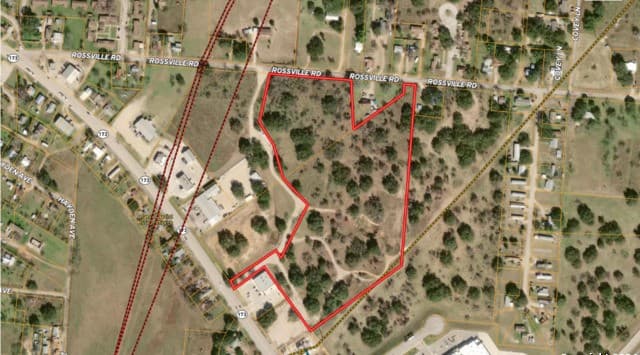 rental at 00 Rossville Rd in Devine, TX — photo 1
