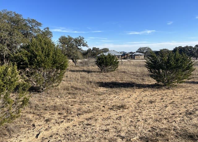 Home for sale at 219 Highgate Dr in Bandera, TX — photo 3