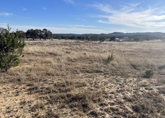 Home for sale at 219 Highgate Dr in Bandera, TX — photo 5