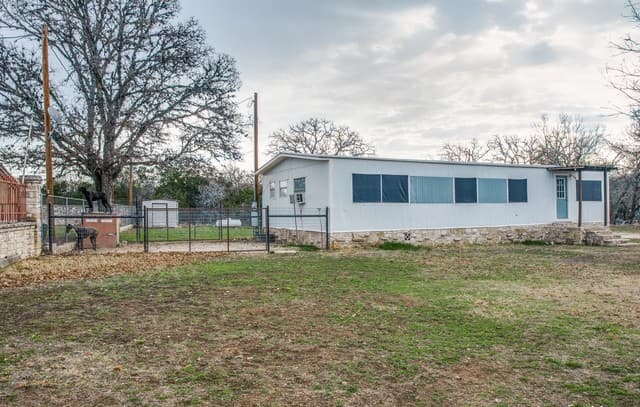 2-bedroom rental at 741 Julia Dr in Comfort, TX — photo 1