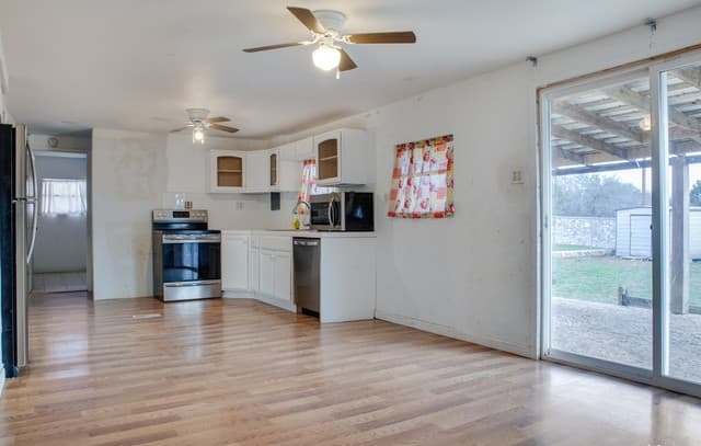 2-bedroom rental at 741 Julia Dr in Comfort, TX — photo 3