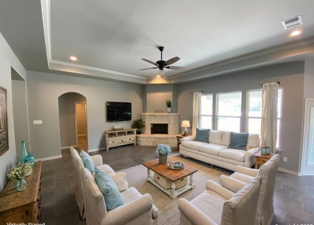 3-bedroom rental at 120 S Calvin Barrett in Blanco, TX — photo 2