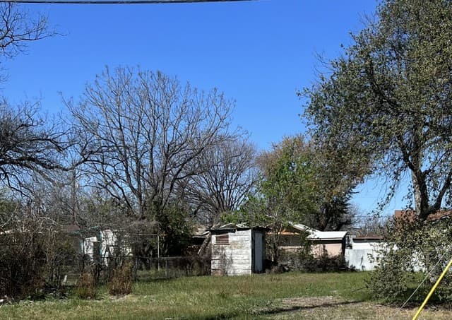rental at 413 E Lubbock in San Antonio, TX — photo 5