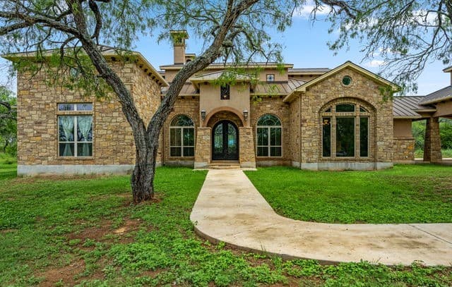 4-bedroom rental at 10651 Kosub Ln in San Antonio, TX — photo 1