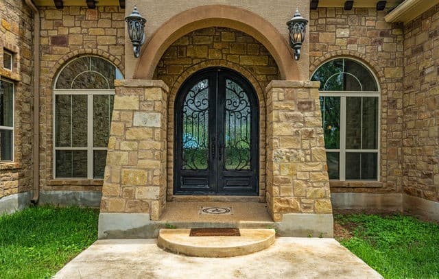 4-bedroom rental at 10651 Kosub Ln in San Antonio, TX — photo 4