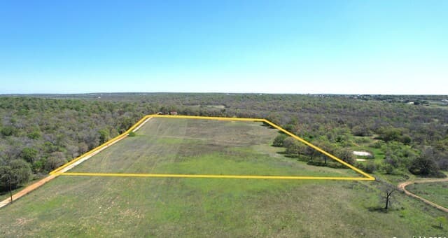 rental at 13746 Fm 539 in La Vernia, TX — photo 2