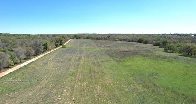 rental at 13746 Fm 539 in La Vernia, TX — photo 3