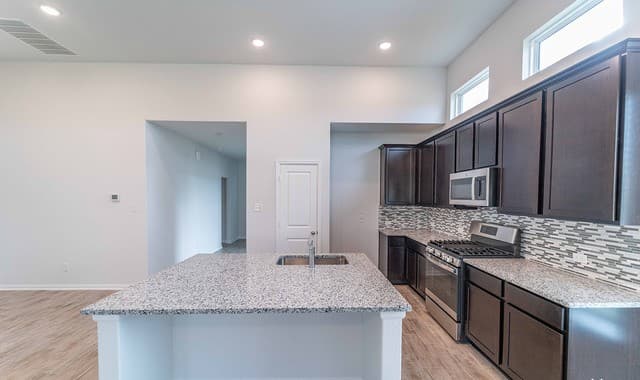 3-bedroom rental at 4877 Knox View in Schertz, TX — photo 4