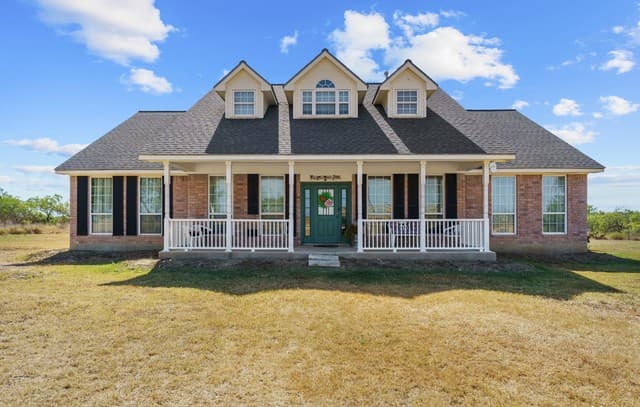 4-bedroom rental at 1411 Fm 3161 in Floresville, TX — photo 1