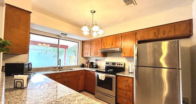 3-bedroom rental at 6216 Rue Marielyne St in Leon Valley, TX — photo 4