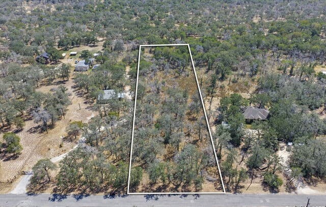 rental at 5958 Cr 405 in Floresville, TX — photo 1