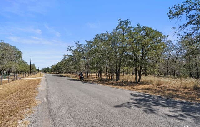 rental at 5958 Cr 405 in Floresville, TX — photo 4