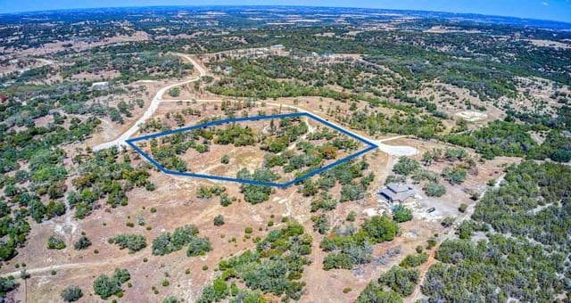 rental at 36 Twisted Oak Trail in Blanco, TX — photo 5