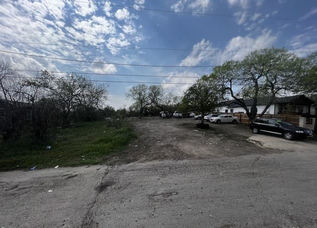 rental at 602 F St in San Antonio, TX — photo 5