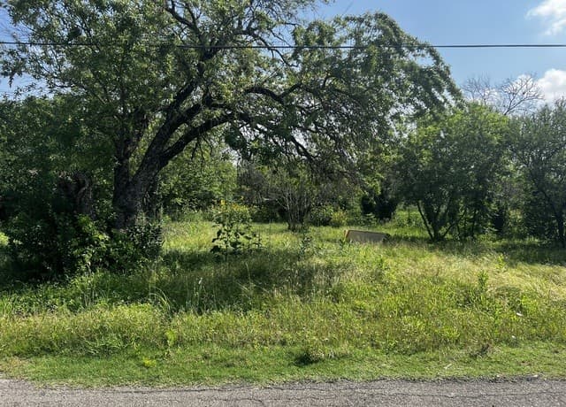 rental at 438 Hampton St in San Antonio, TX — photo 1