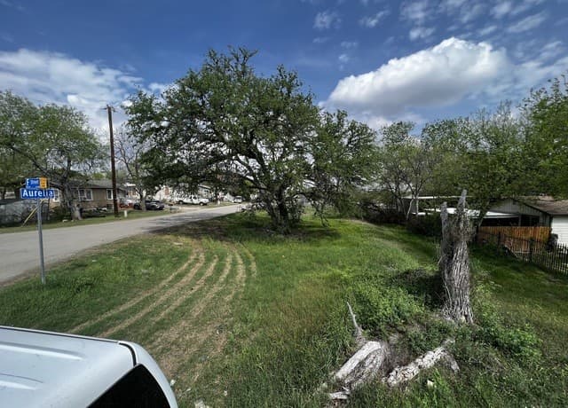 rental at 603 F St in San Antonio, TX — photo 3
