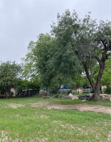 rental at 518 Sterling St in San Antonio, TX — photo 2