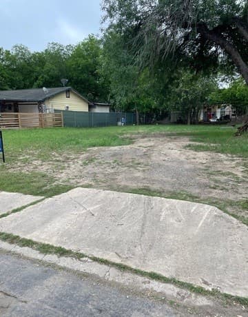 rental at 518 Sterling St in San Antonio, TX — photo 3