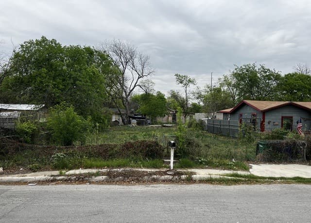 rental at 131 Amaya in San Antonio, TX — photo 1