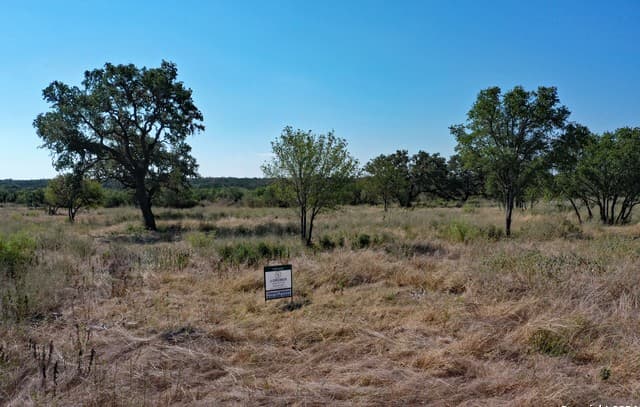 rental at LOT 13 Grand Ranch in Hondo, TX — photo 2