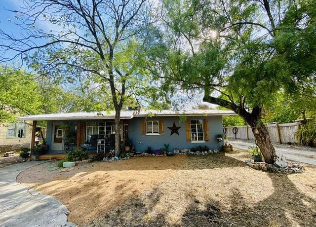 3-bedroom rental at 702 Everest Ave in San Antonio, TX — photo 1