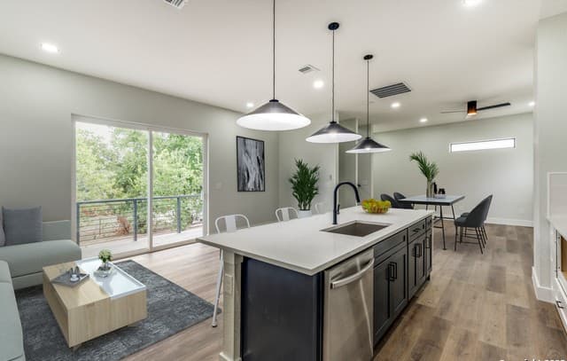 3-bedroom rental at 315-103 Cincinnati Ave in San Antonio, TX — photo 2