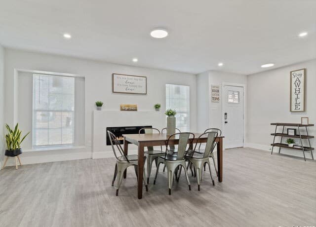 4-bedroom rental at 444 Beverly Dr in San Antonio, TX — photo 4