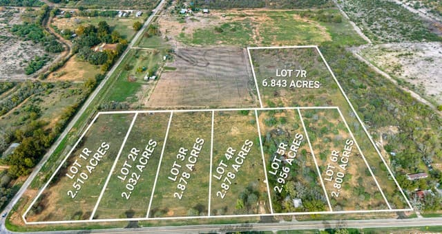 rental at 19101 Fm 463 in Natalia, TX — photo 1