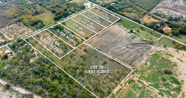 rental at 19101 Fm 463 in Natalia, TX — photo 4