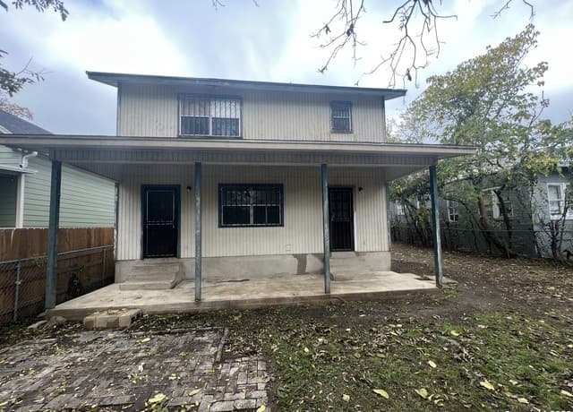 3-bedroom rental at 314 Quitman St in San Antonio, TX — photo 5