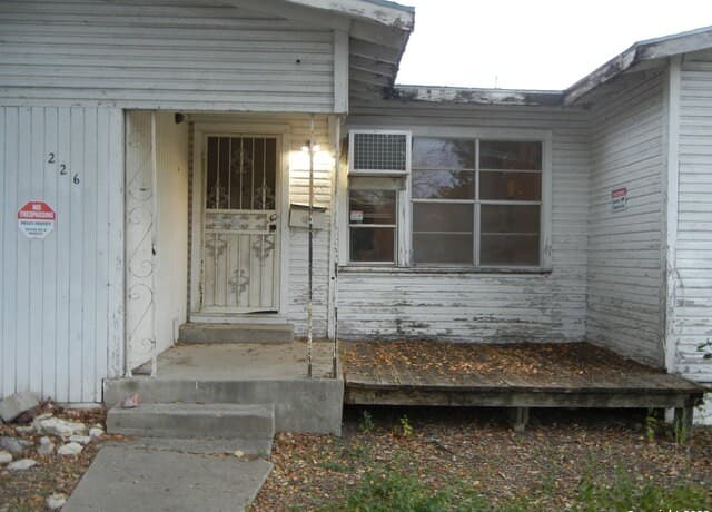 3-bedroom rental at 226 Avalon in San Antonio, TX — photo 1