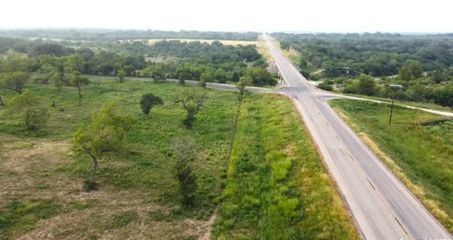 rental at TBD Hwy 173 N in Hondo, TX — photo 2