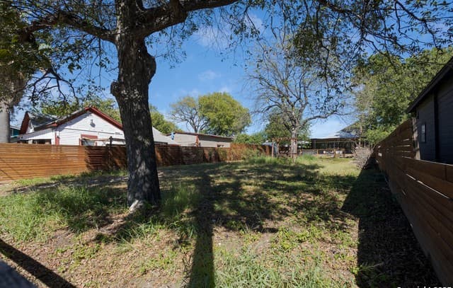 rental at 419 Cass Ave in San Antonio, TX — photo 5