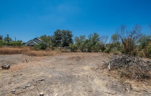 rental at 208 Henry St in San Antonio, TX — photo 1