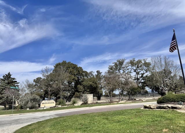 Home for sale at 247 Highgate Dr in Bandera, TX — photo 5