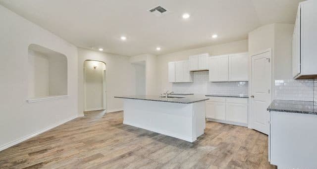 4-bedroom rental at 520 Twisting Stream in Cibolo, TX — photo 5