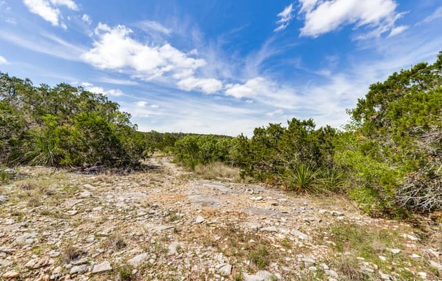 rental at LOT 373 Cr 2757 in Mico, TX — photo 4