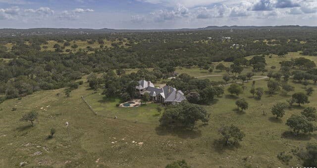 2-bedroom rental at 104 Sentido in Boerne, TX — photo 1