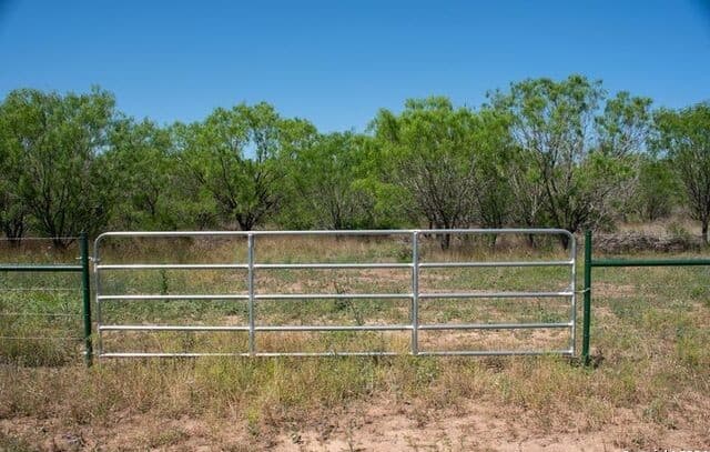 rental at TRACT 9 Fm 1332 in Jourdanton, TX — photo 2