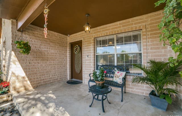 3-bedroom rental at 1131 Alametos in San Antonio, TX — photo 5
