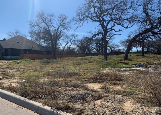 rental at 213 Ash Parkway in La Vernia, TX — photo 5