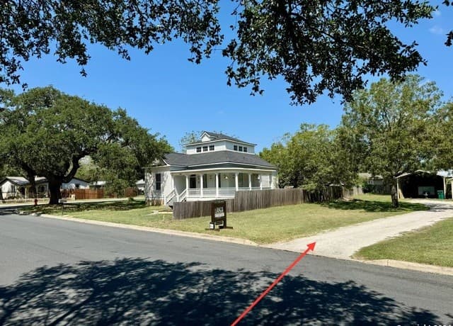 rental at 410 E Bandera in Boerne, TX — photo 5