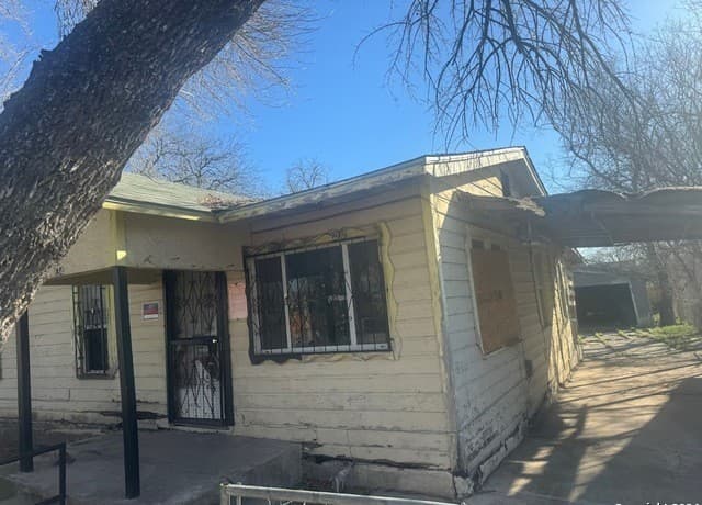 3-bedroom rental at 234 Doolittle St in San Antonio, TX — photo 3
