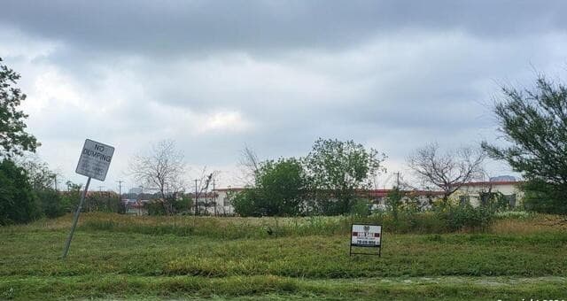 rental at 519 Bee St in San Antonio, TX — photo 3