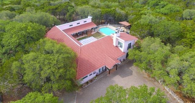 3-bedroom rental at 719 Cypress Bend Dr in Boerne, TX — photo 3