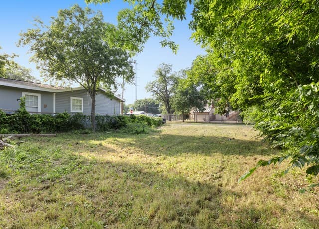rental at 204 Orphan in San Antonio, TX — photo 4