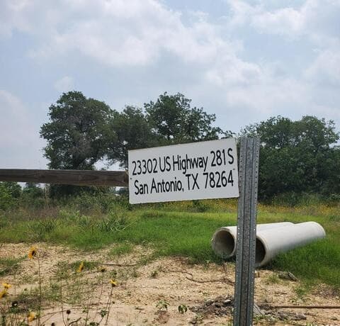 rental at 23302 US Highway 281 S in San Antonio, TX — photo 2