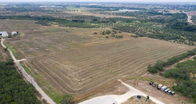rental at 0000 New Sulphur Springs in San Antonio, TX — photo 2